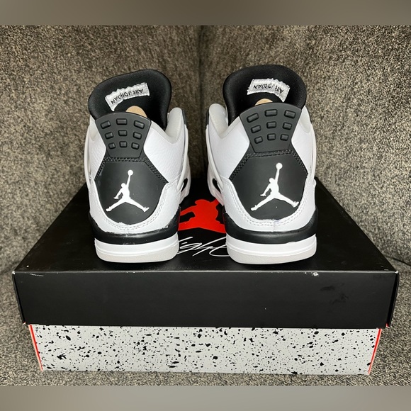 Air Jordan 4 Retro GS 'Military
Black' - Picture 9 of 9